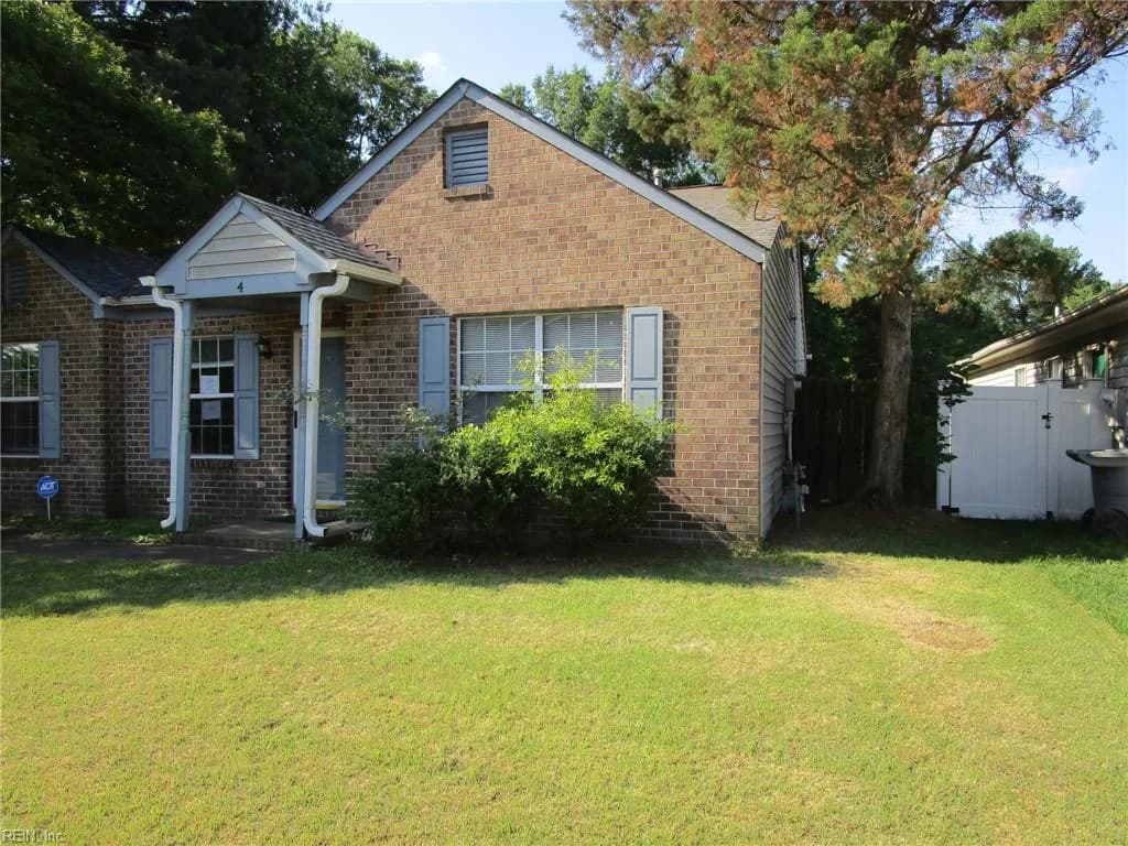 4 Roy CT, HAMPTON VA 23666 - Photo 4