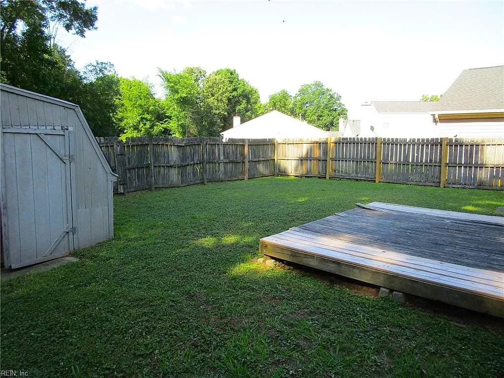 4 Roy CT, HAMPTON VA 23666 - Photo 5