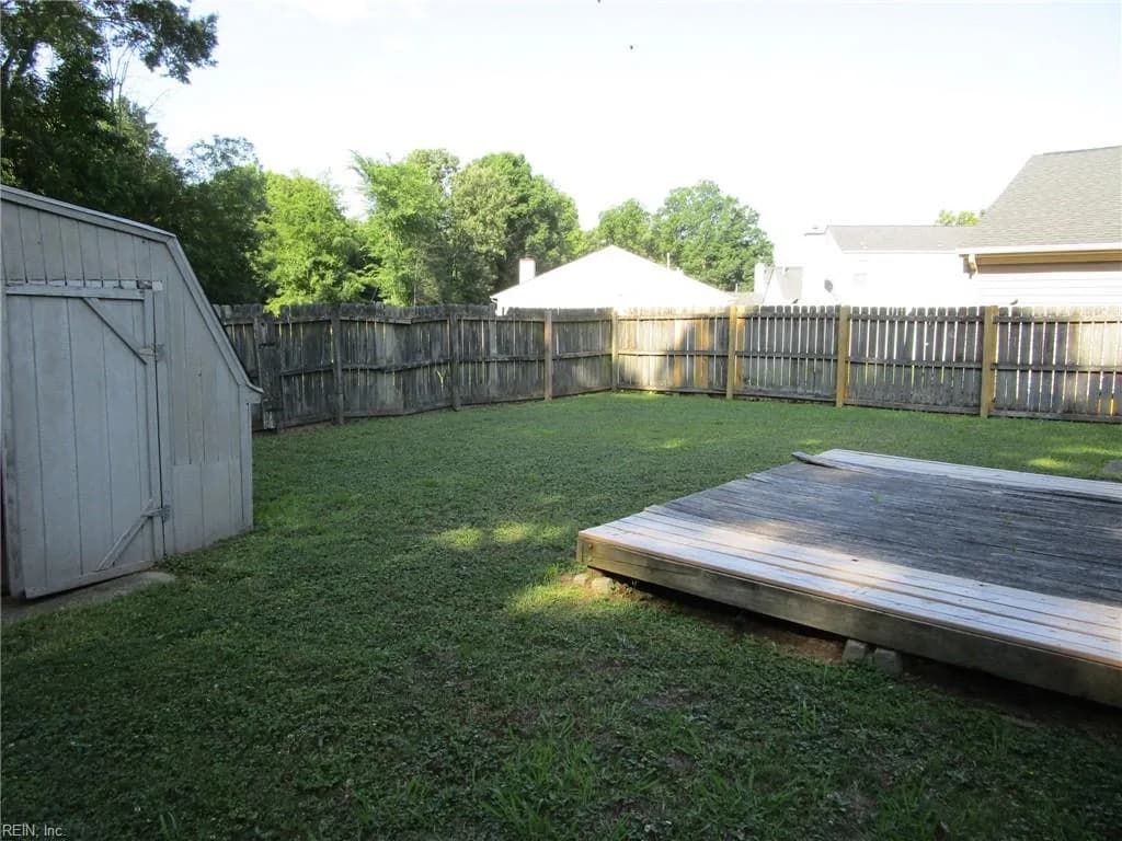 4 Roy CT, HAMPTON VA 23666 - Photo 5