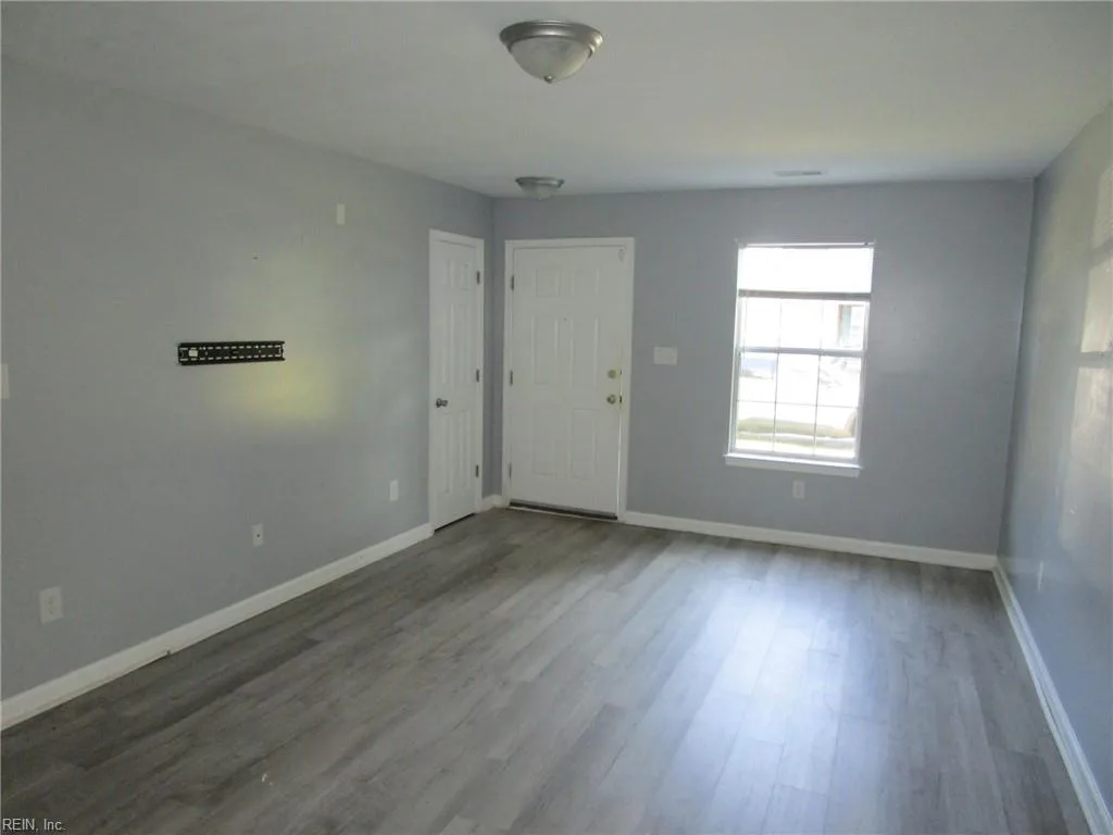 4 Roy CT, HAMPTON VA 23666 thumb 8