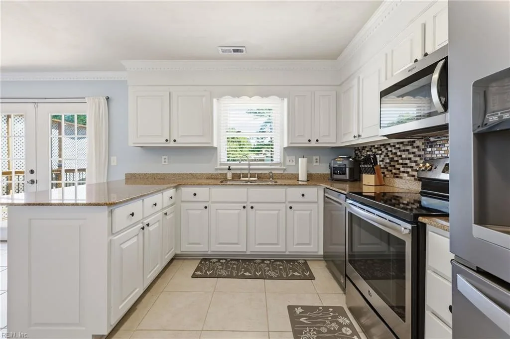 540 Aylesbury DR, CHESAPEAKE VA 23322 thumb 9