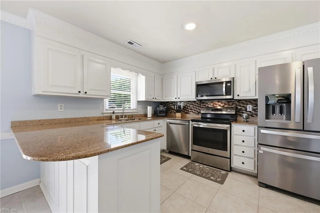540 Aylesbury DR, CHESAPEAKE VA 23322 thumb 10