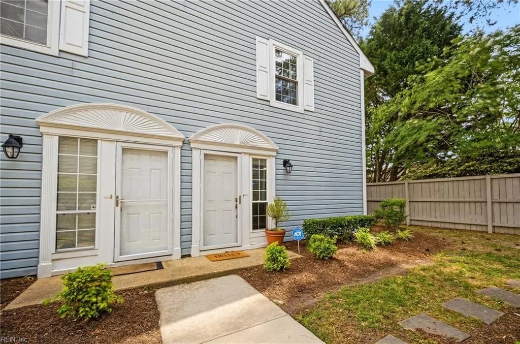 2315 Cretan CT, VIRGINIA BEACH VA 23454 - Main photo