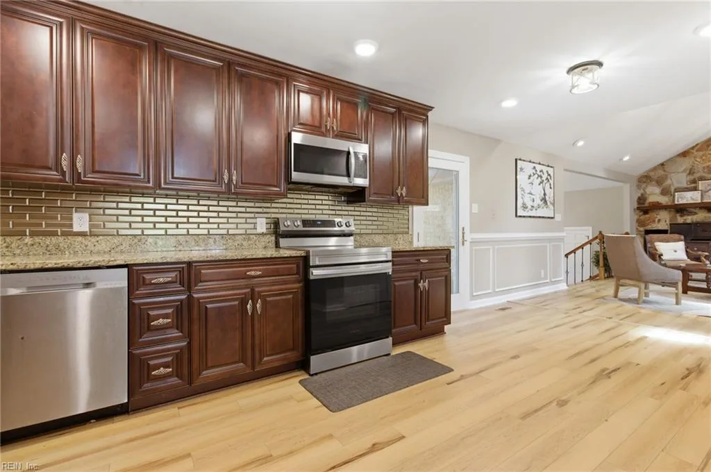 1520 Carson CRES E, PORTSMOUTH VA 23701 thumb 8