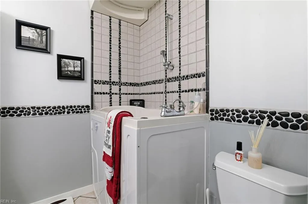 320 Bay Tree Beach RD, SEAFORD VA 23696 thumb 12