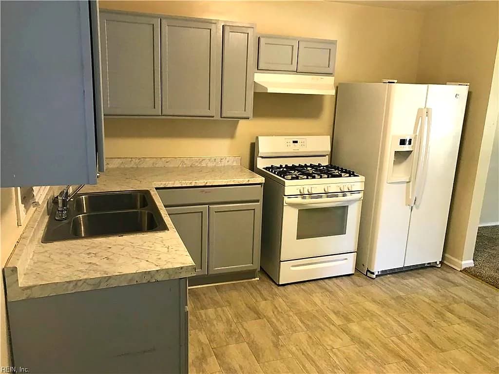 89 Jordan DR, HAMPTON VA 23666 - Photo 4