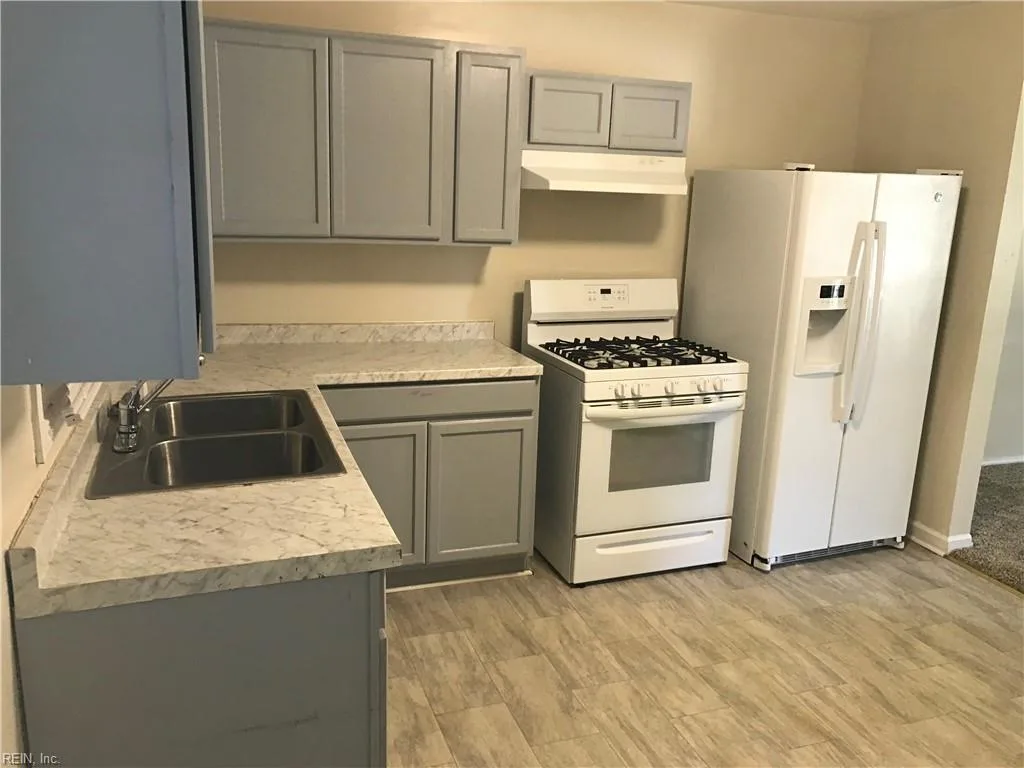 89 Jordan DR, HAMPTON VA 23666 - Photo 4