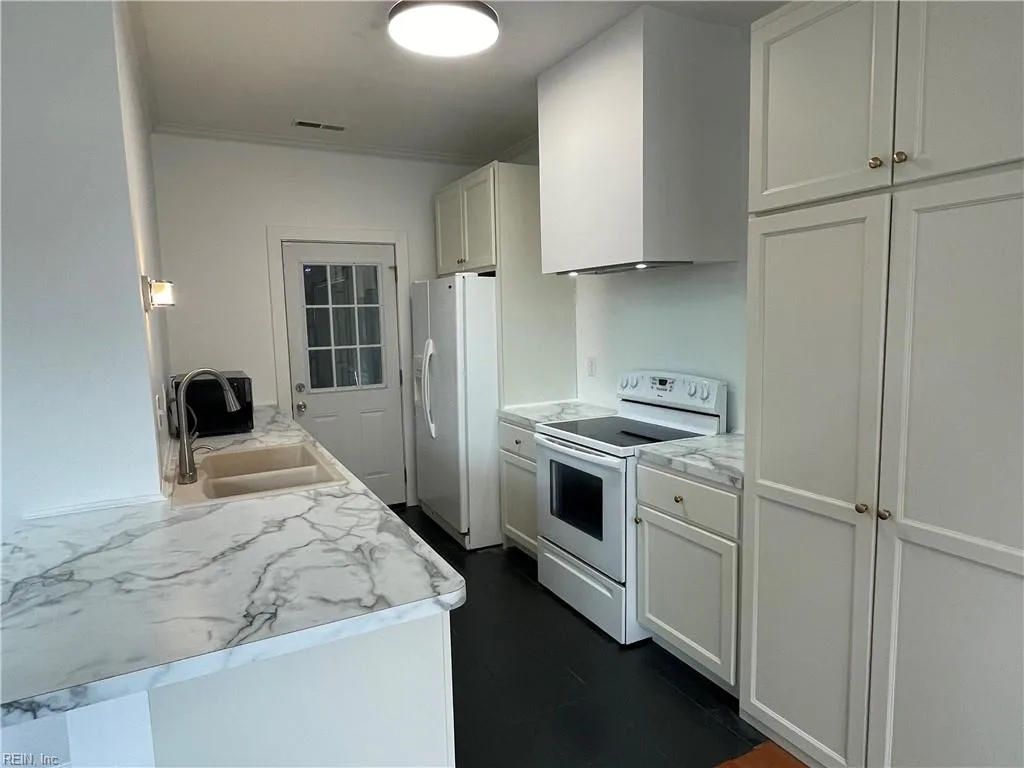 600 Windmill PT, CHESAPEAKE VA 23322 thumb 7