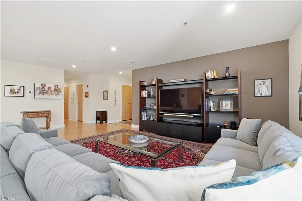 220 W Brambleton AVE #202, NORFOLK VA 23510 thumb 7