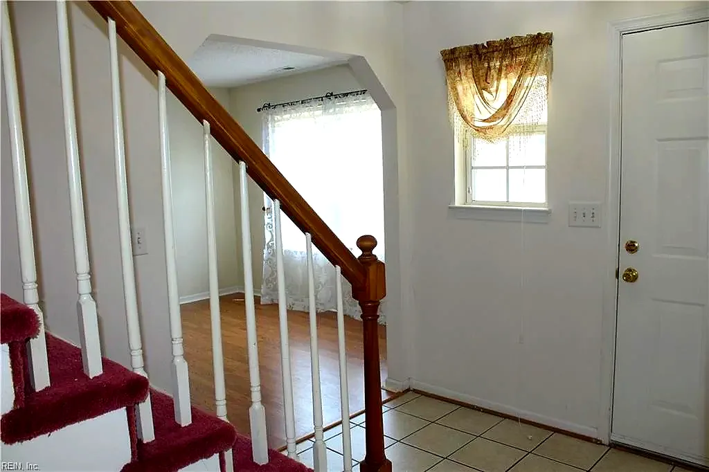 54 Locksley DR, HAMPTON VA 23666 - Photo 5