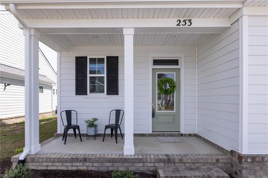 331 STATION DR, SUFFOLK VA 23434 - Photo 4
