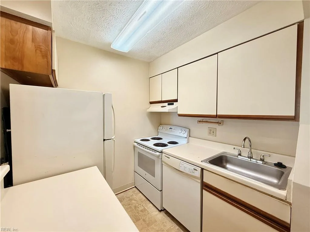 140 Wells CT, HAMPTON VA 23666 thumb 11