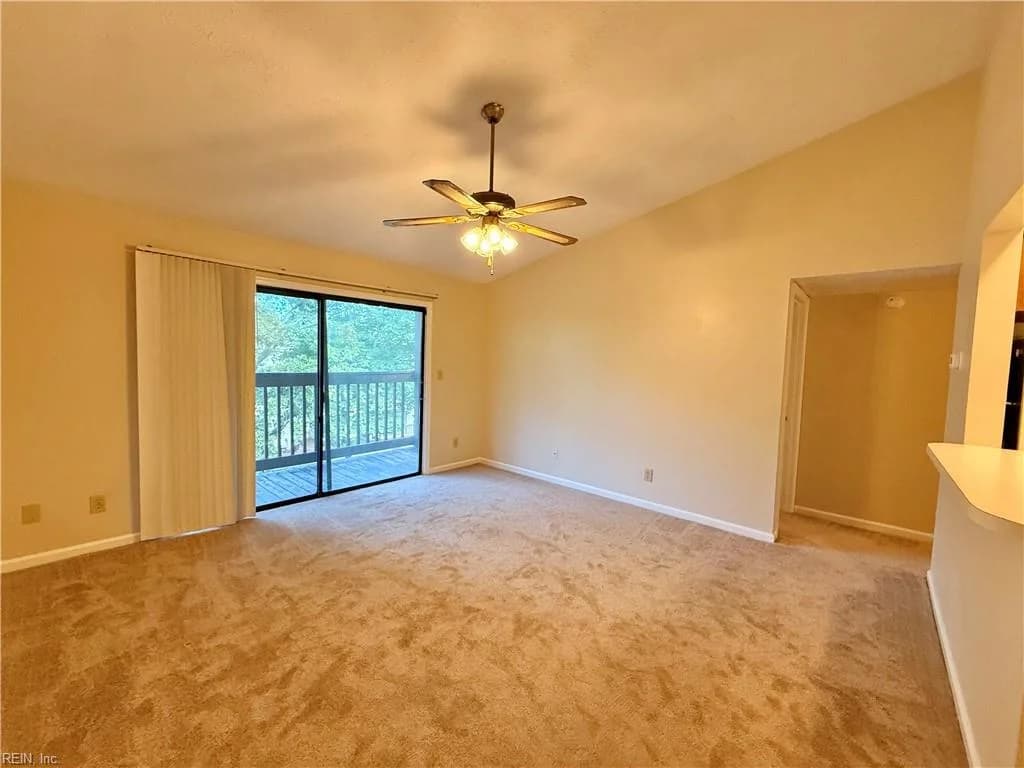 140 Wells CT, HAMPTON VA 23666 - Photo 5