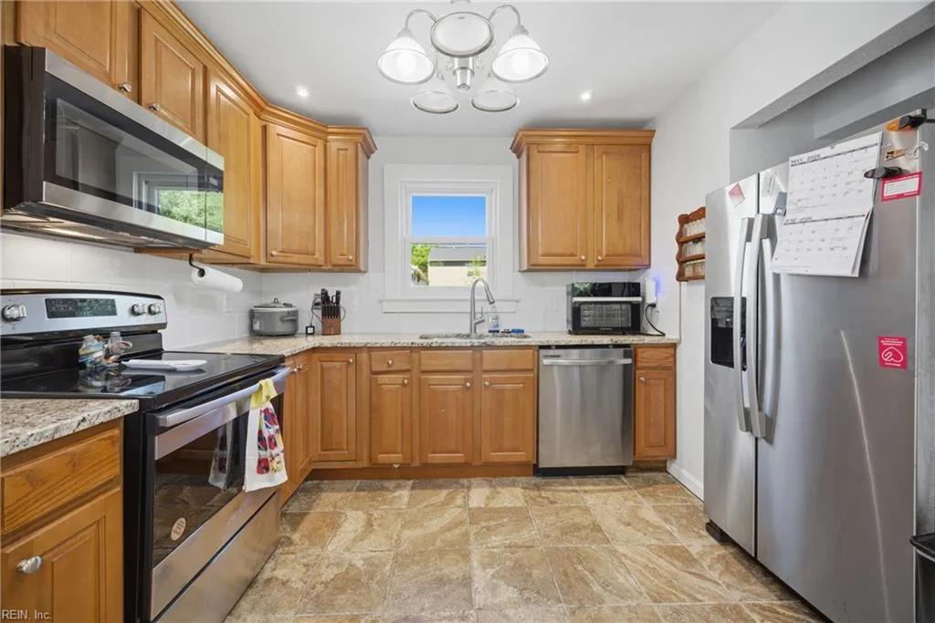 9465 Mason Creek RD, NORFOLK VA 23503 - Photo 3