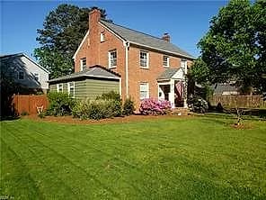 27 Holly DR, NEWPORT NEWS VA 23601 - Photo 2