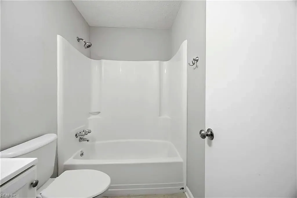 249 Batson DR, NEWPORT NEWS VA 23602 thumb 11