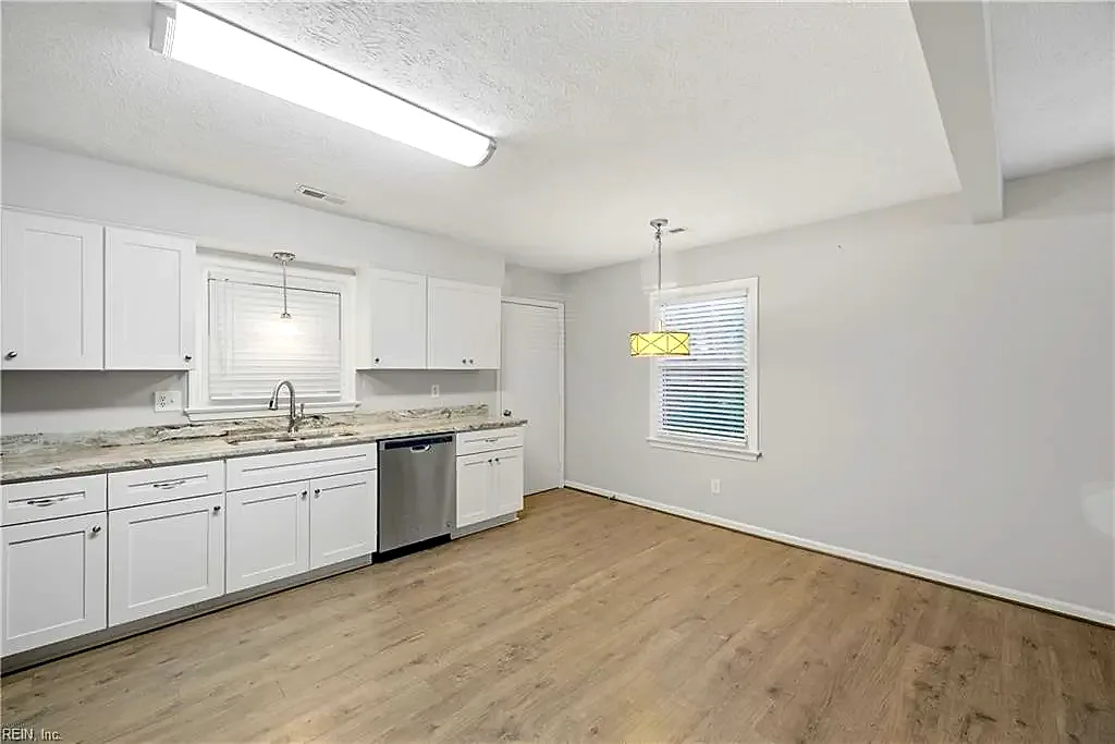 249 Batson DR, NEWPORT NEWS VA 23602 thumb 8