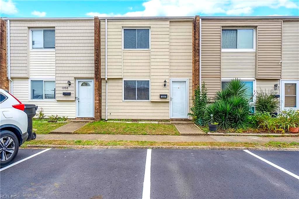 1257 Green Cedar LN, VIRGINIA BEACH VA 23453 - Main photo