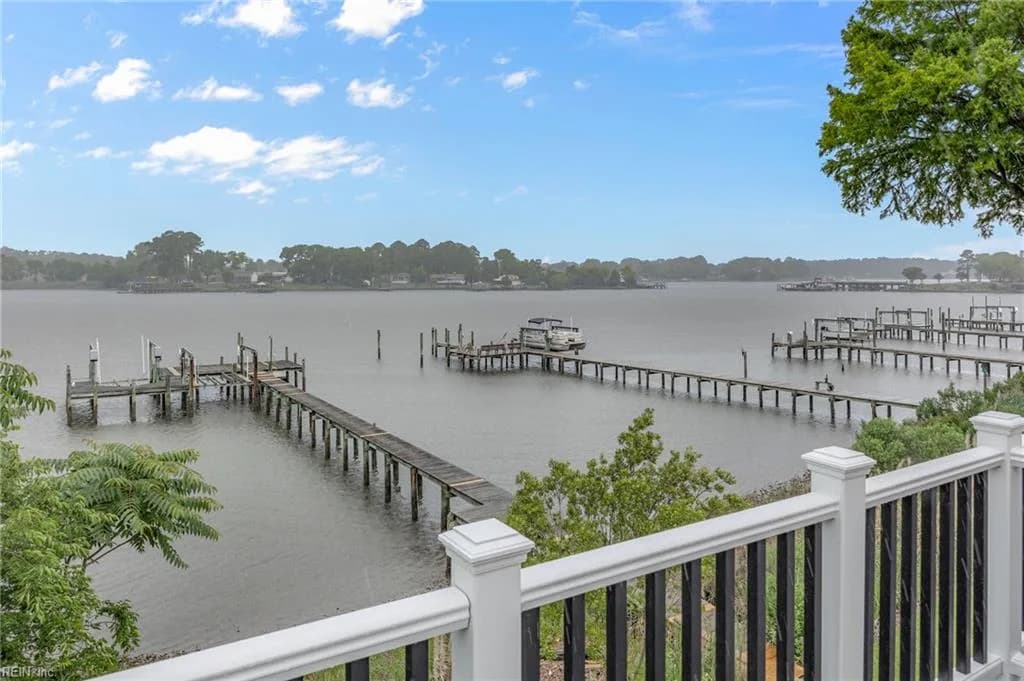 8 Cypress RD, PORTSMOUTH VA 23701 - Main photo