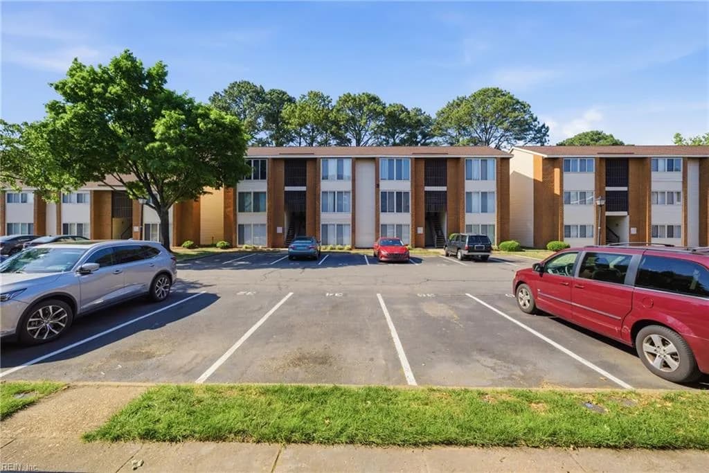 28 Pacific DR #2, HAMPTON VA 23666 - Photo 4