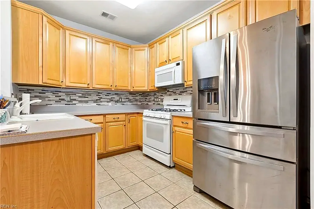 324 Hillside TER, NEWPORTNEWS VA 23602 thumb 11