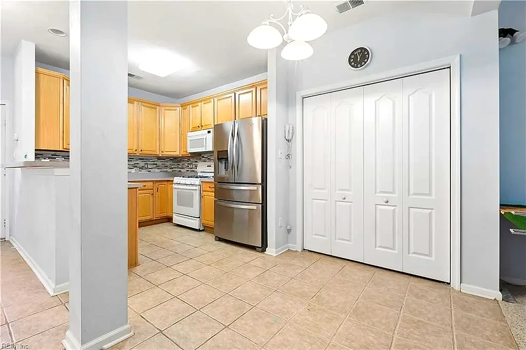 324 Hillside TER, NEWPORTNEWS VA 23602 thumb 12