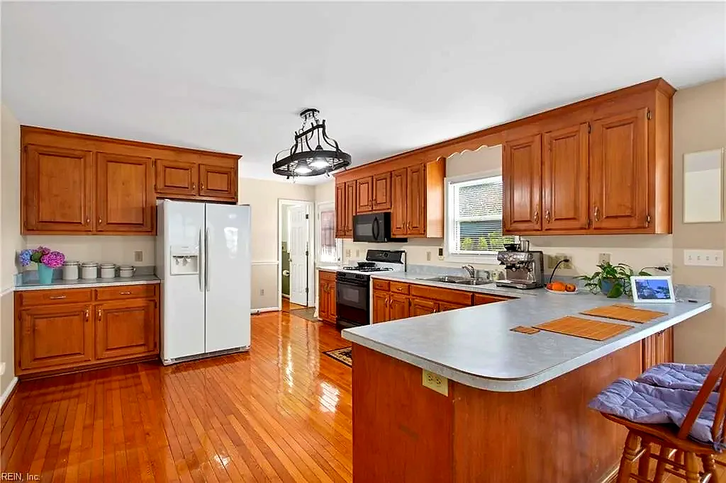 27 REFLECTION LN, HAMPTON VA 23666 thumb 9