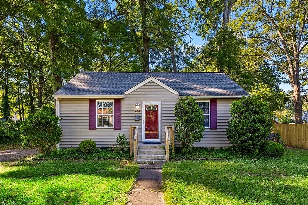 624 Sterling ST, NEWPORT NEWS VA 23605 - Photo 2