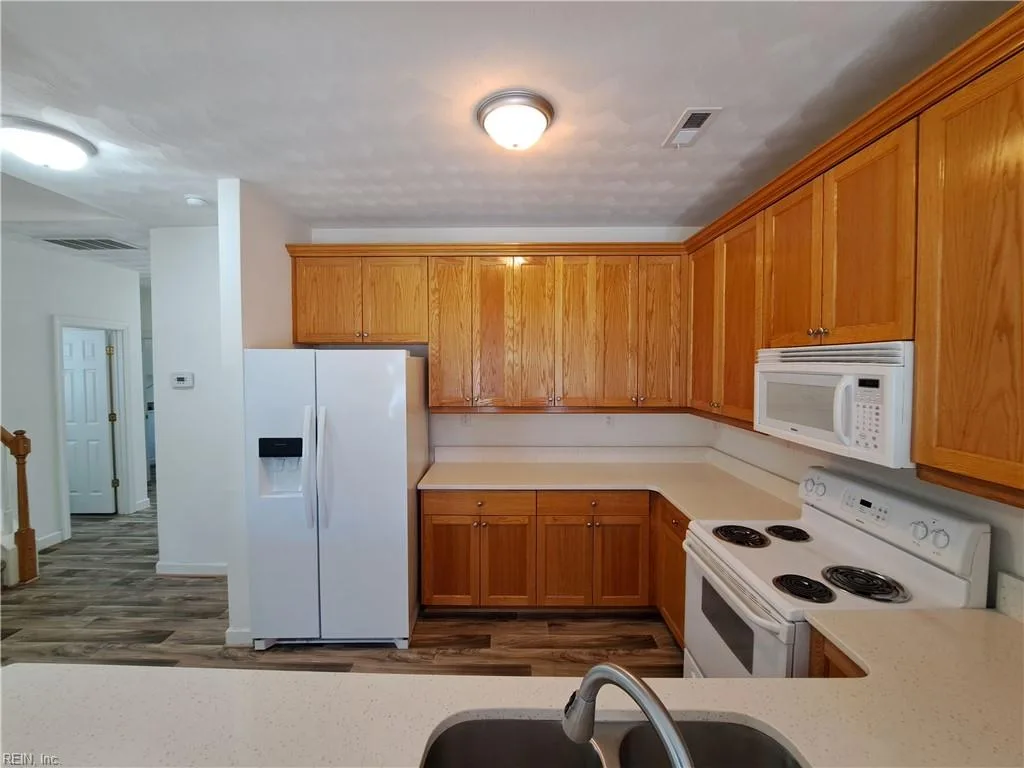 2223 Potters RD, VIRGINIA BEACH VA 23454 - Photo 4