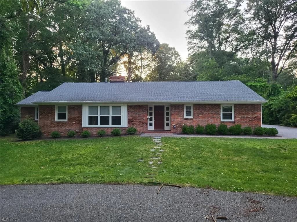 1 Sir Francis Wyatt PL, NEWPORT NEWS VA 23606 - Main photo