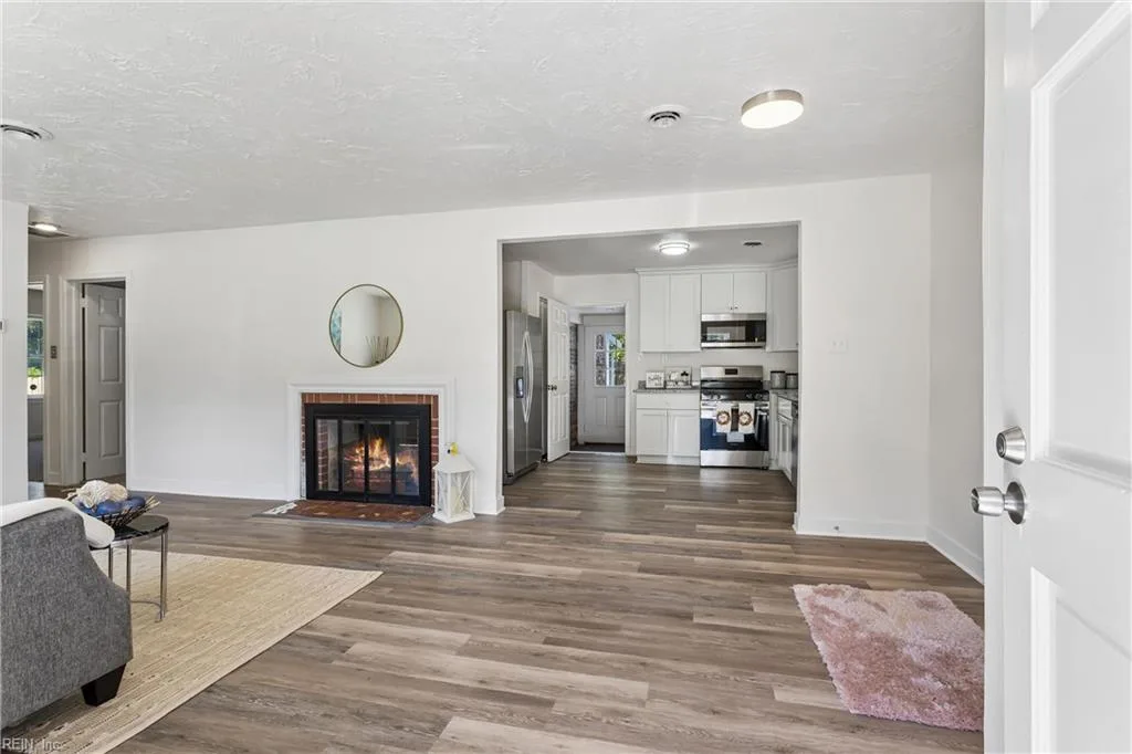 377 Whealton RD, HAMPTON VA 23666 thumb 6