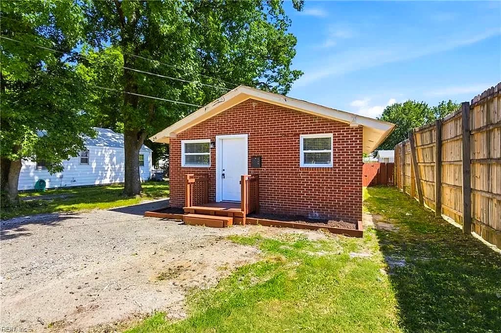 26 Bernard AVE, HAMPTON VA 23669 - Photo 3