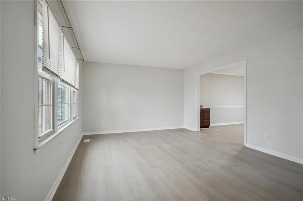 1 Sandpiper CT, HAMPTON VA 23669 - Photo 4