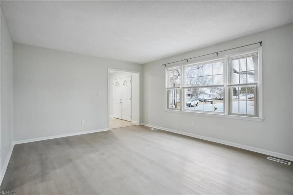1 Sandpiper CT, HAMPTON VA 23669 - Photo 5