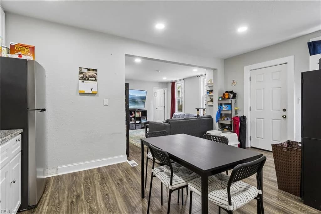 708 B ST, CHESAPEAKE VA 23324 thumb 11