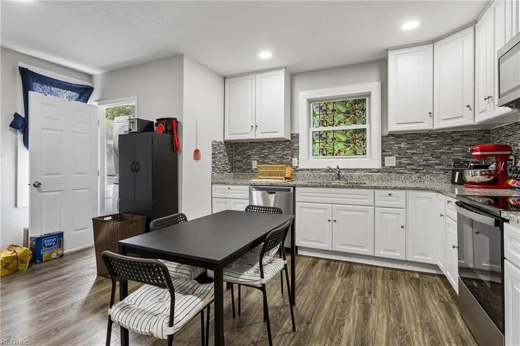 708 B ST, CHESAPEAKE VA 23324 thumb 12