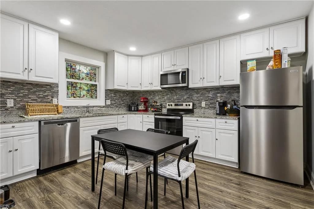 708 B ST, CHESAPEAKE VA 23324 thumb 9