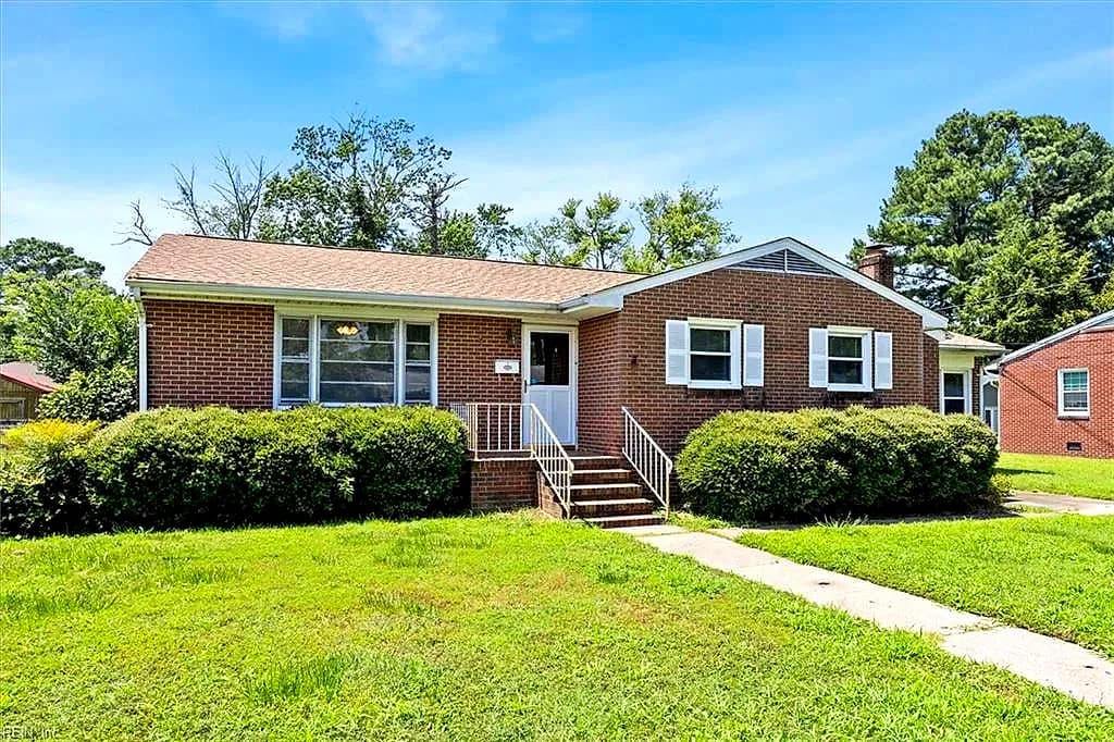 7 Briar DR, HAMPTON VA 23661 - Photo 4