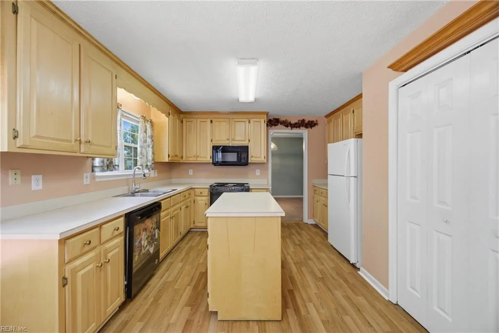 202 Vixen CT, YORKTOWN VA 23693 thumb 12