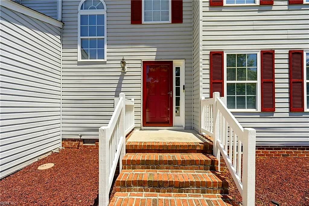 202 Vixen CT, YORKTOWN VA 23693 - Photo 4