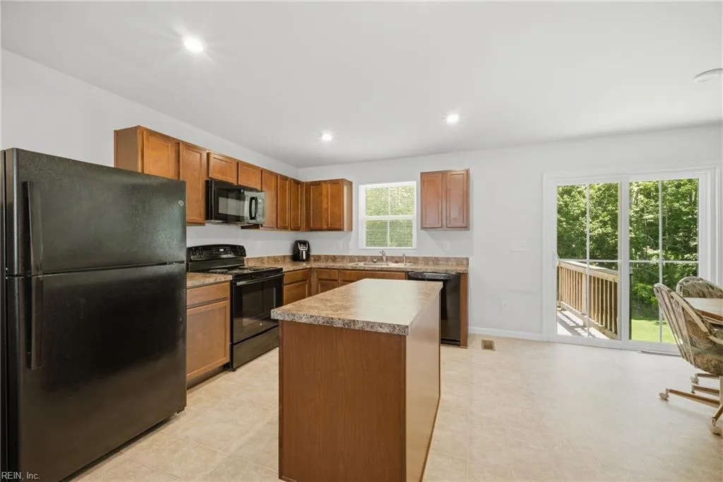 2048 Petersen WAY, SUFFOLK VA 23434 thumb 11