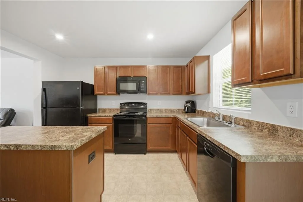 2048 Petersen WAY, SUFFOLK VA 23434 thumb 12
