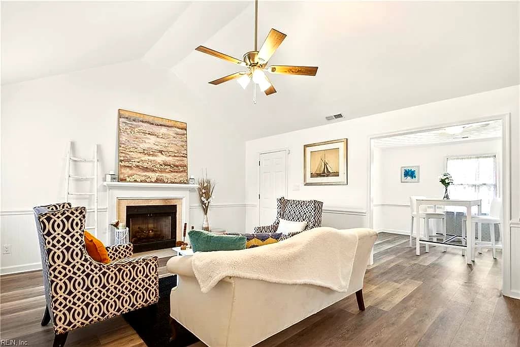 2076 Nansemond PW, SUFFOLK VA 23434 - Photo 2
