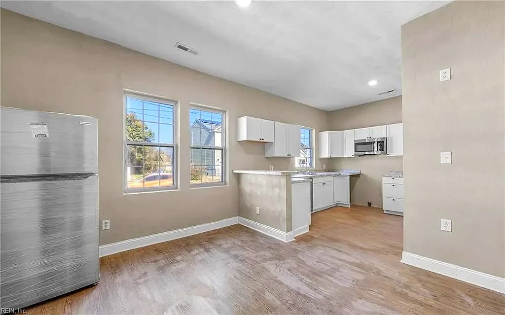 2001 Peach ST, PORTSMOUTH VA 23704 thumb 7