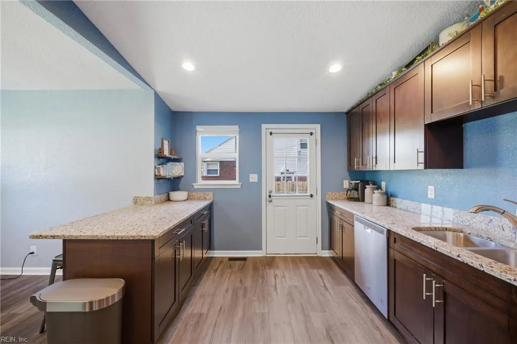 425 Beacon Hill CIR, NORFOLK VA 23502 thumb 10