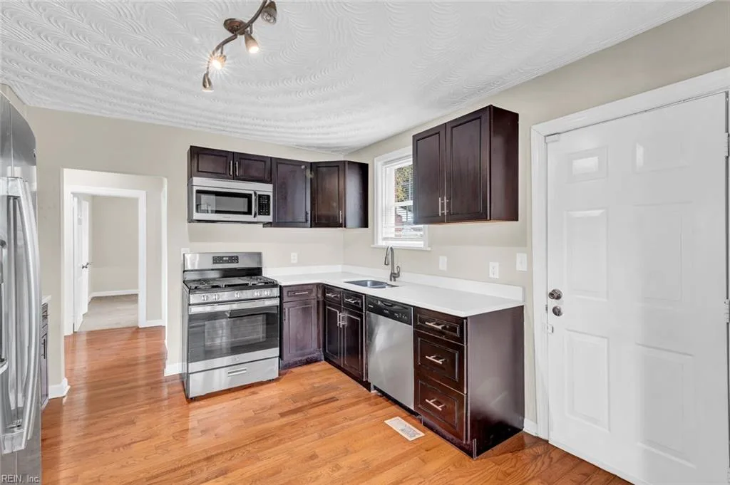 1705 Shell RD, HAMPTON VA 23661 thumb 8