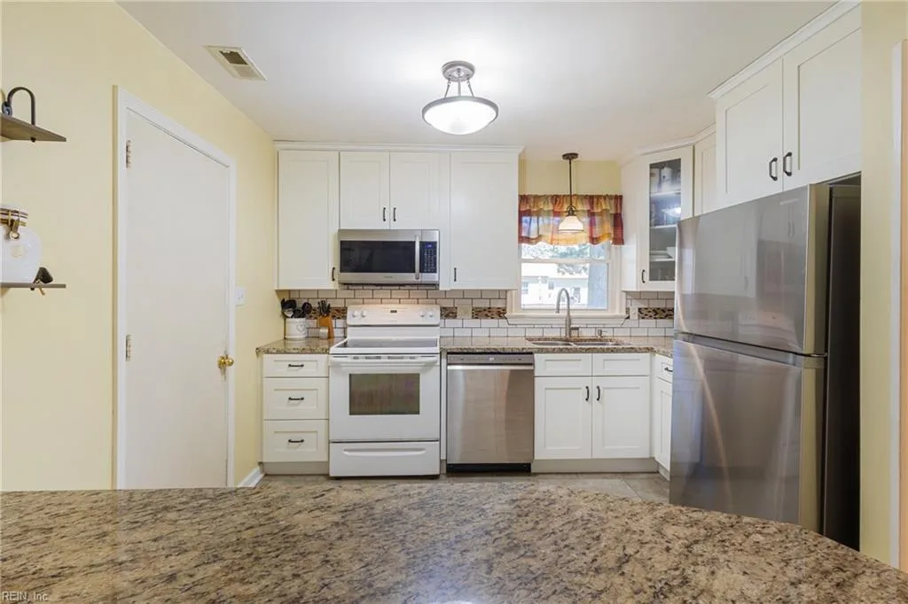 380 Belgrave RD, NEWPORTNEWS VA 23602 thumb 7