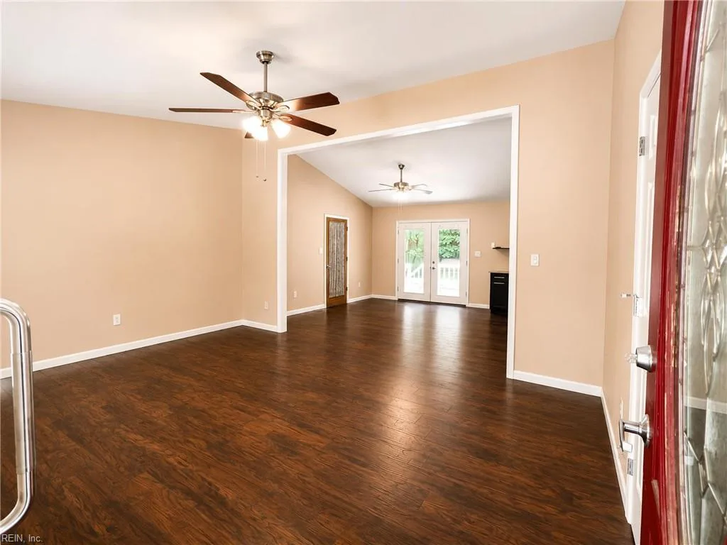 8253 Manor DR, GLOUCESTER VA 23061 thumb 6