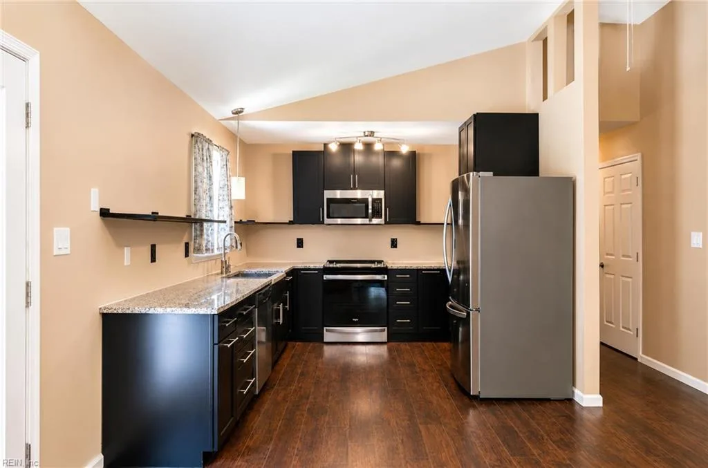 8253 Manor DR, GLOUCESTER VA 23061 thumb 9