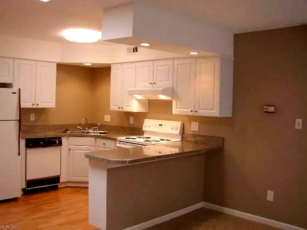 1006 Angler LN, VIRGINIABEACH VA 23451 - Photo 5